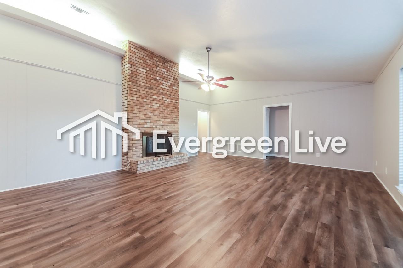 2413 Golden Willow Lane - Photo 3 of 14