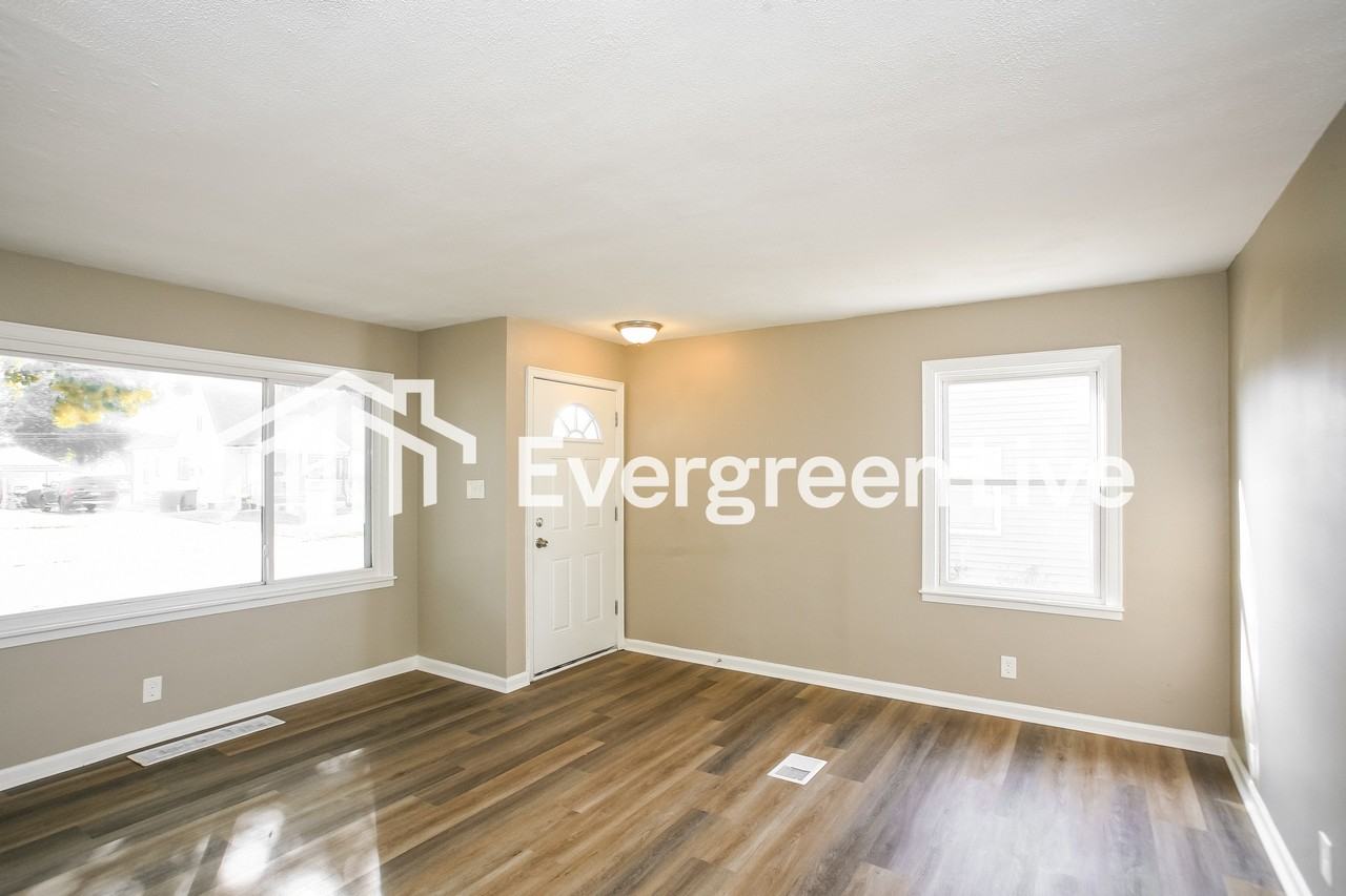 360 N 18th Ave - Photo 3 of 15