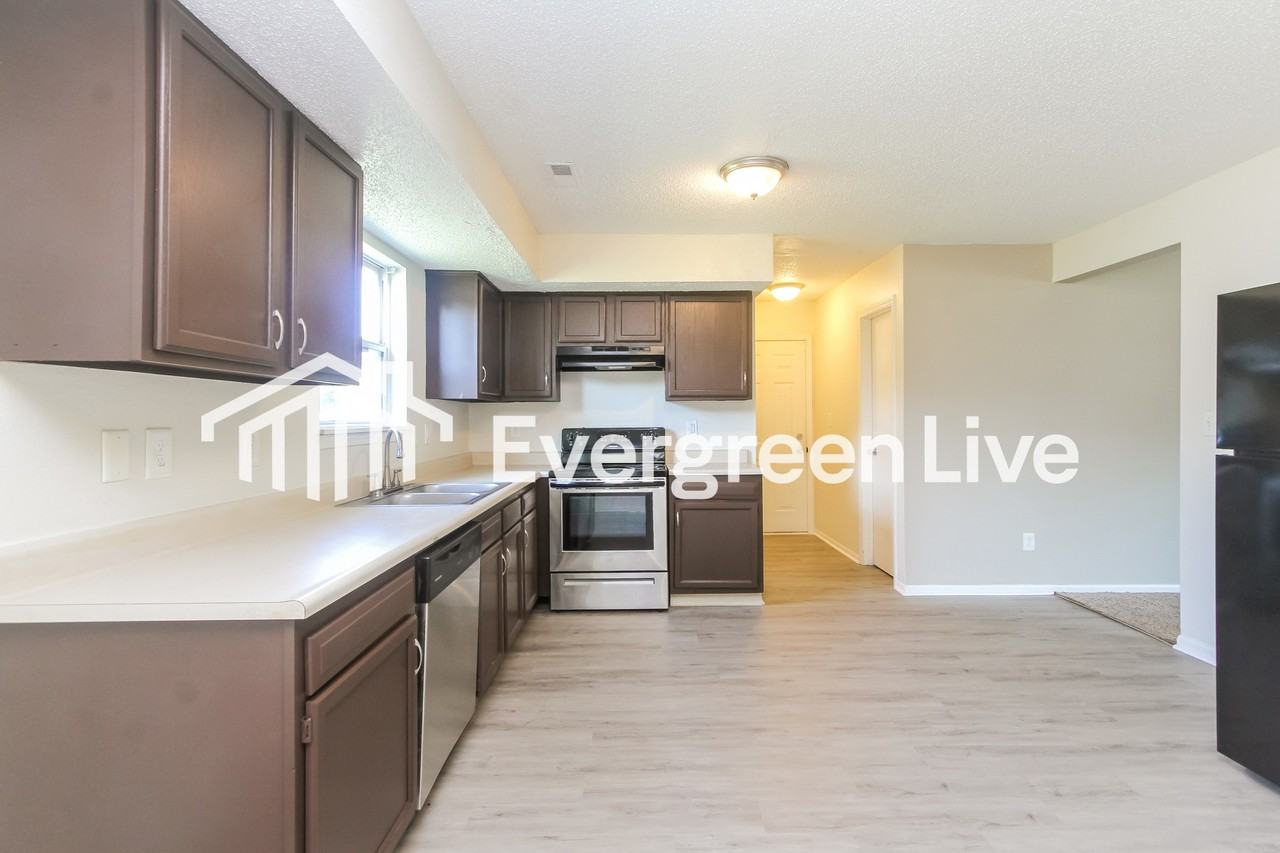 7538 Hidden Valley Ln - Photo 6 of 15