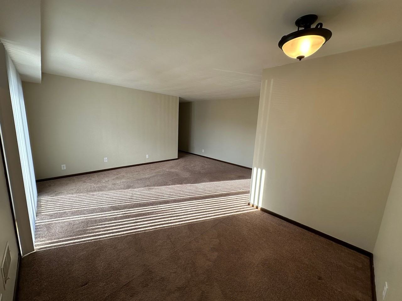 Country Club Garden Apartments - Photo 5 of 32