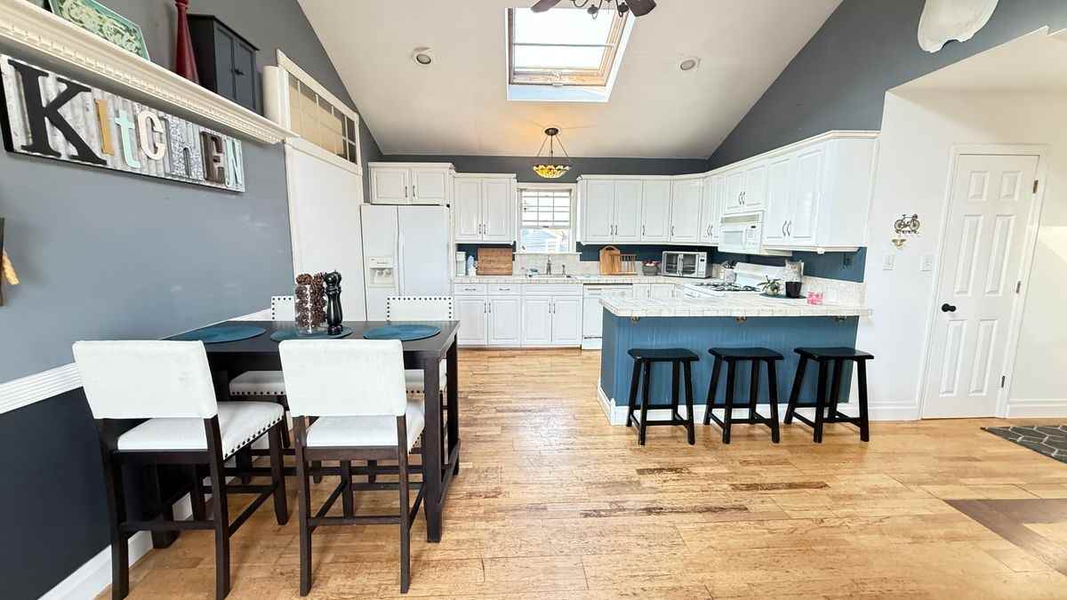 6 Cape Rd ##2 - Photo 2 of 9