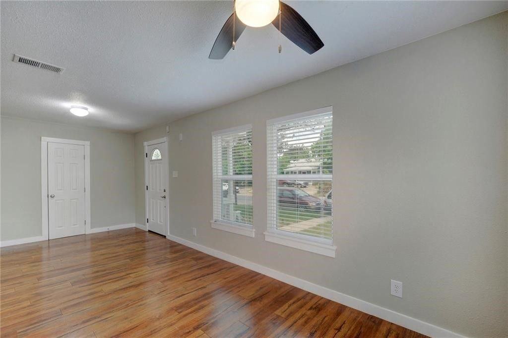 503 W Grady Dr - Photo 2 of 33