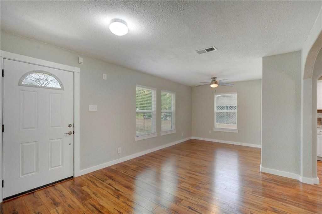 503 W Grady Dr - Photo 3 of 33