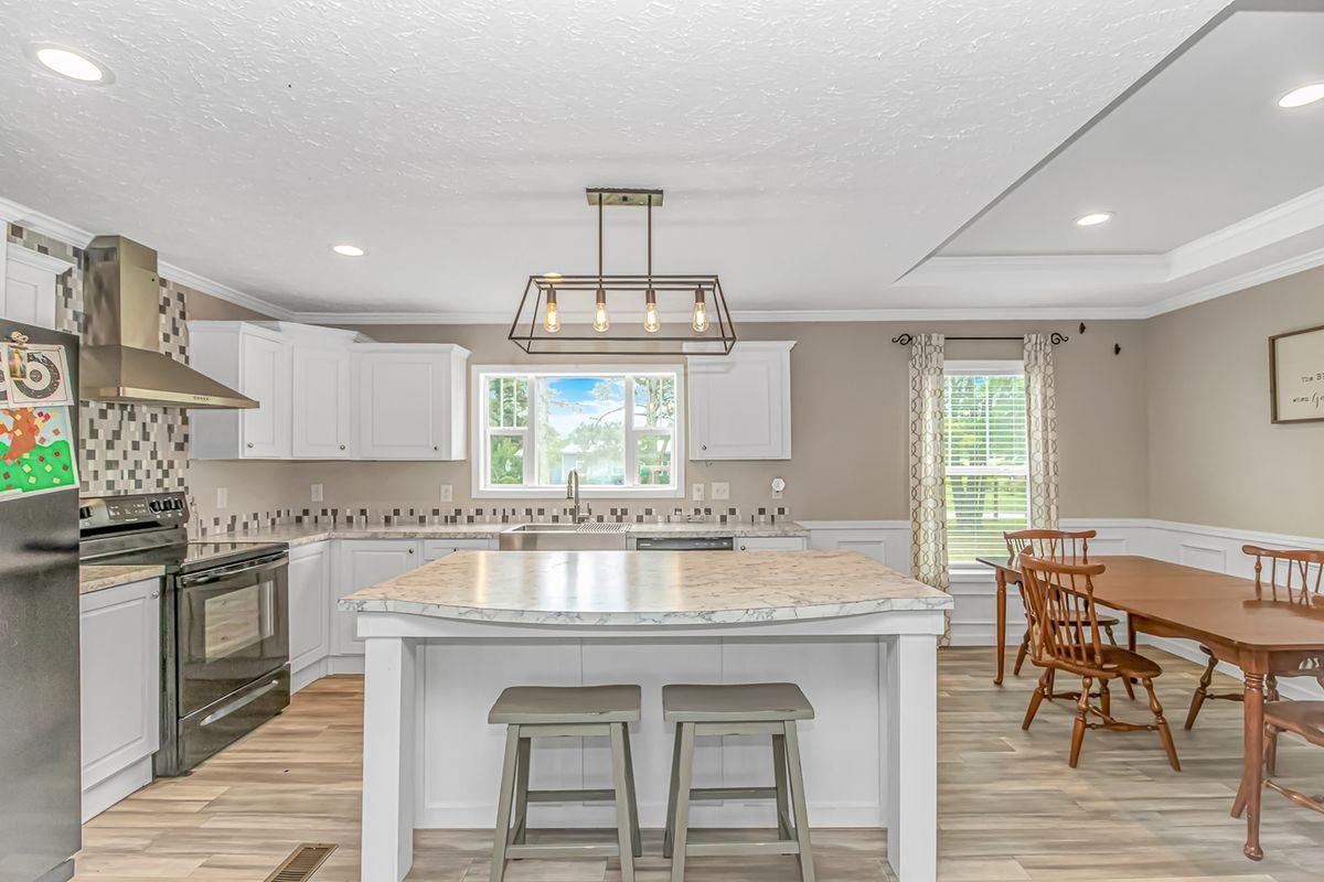 198 Kinlaw Dr - Photo 2 of 5