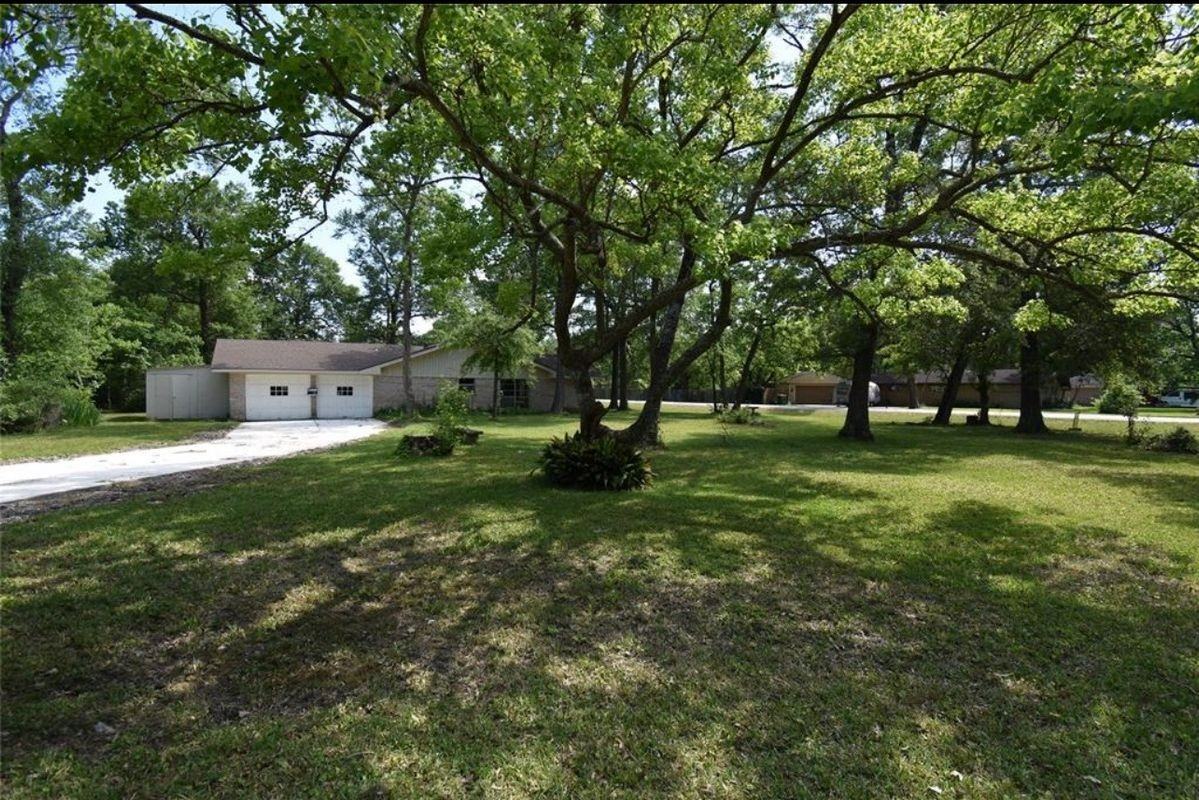 126 Rolling Wood Rd - Photo 2 of 3