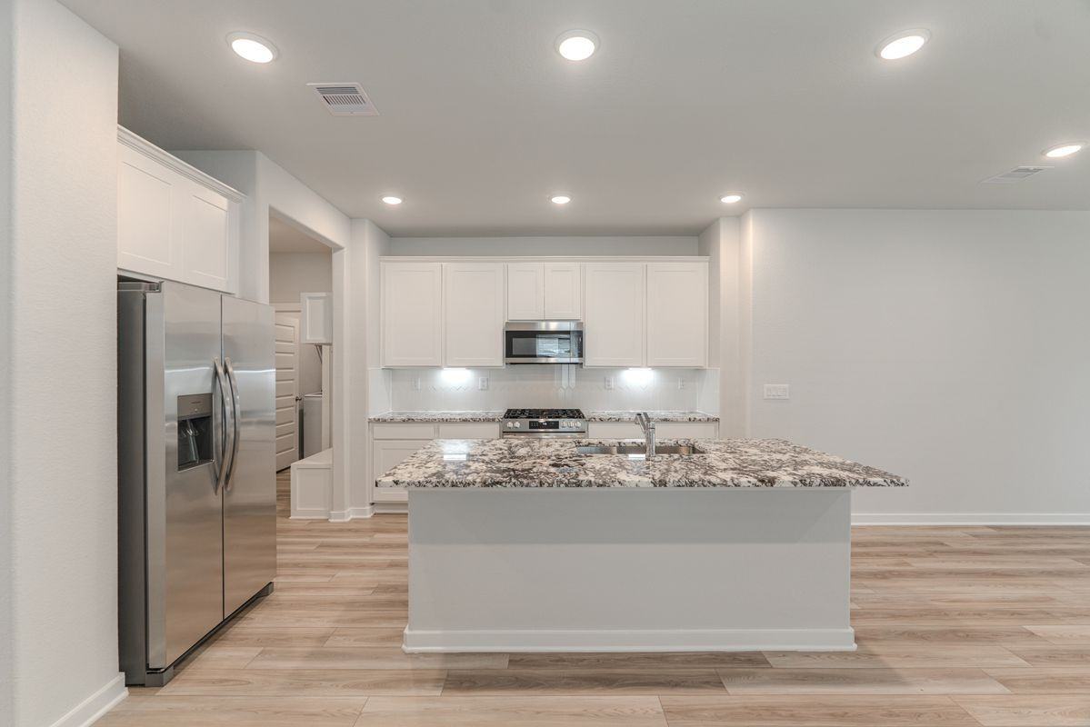 33 Courageous Side Way - Photo 3 of 37