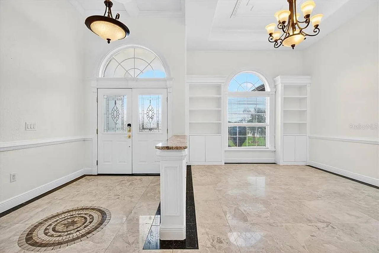 5527 Vintage View Blvd - Photo 2 of 17