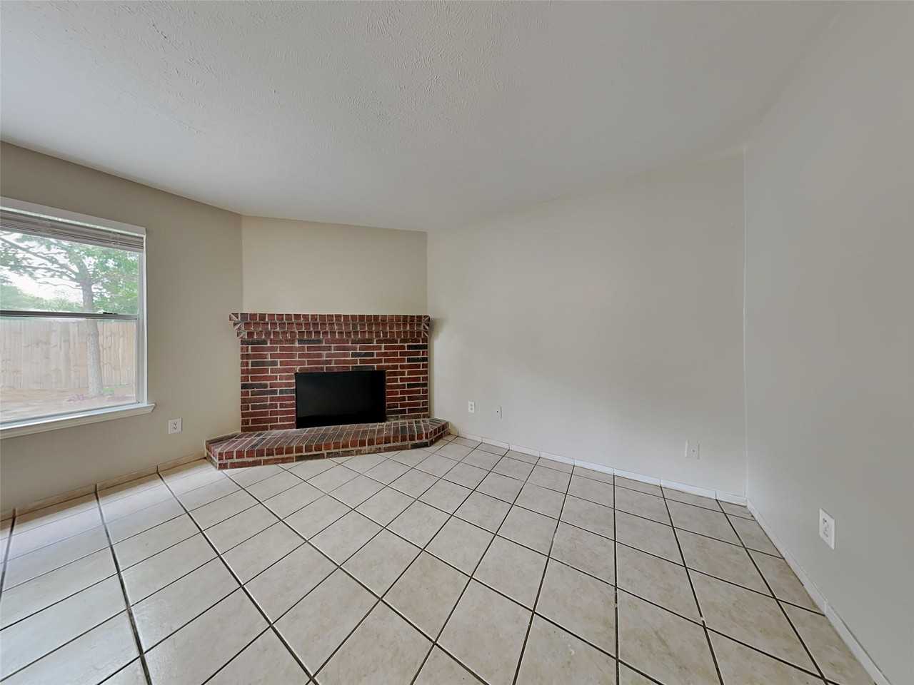 15810 Murrelet Court - Photo 2 of 7