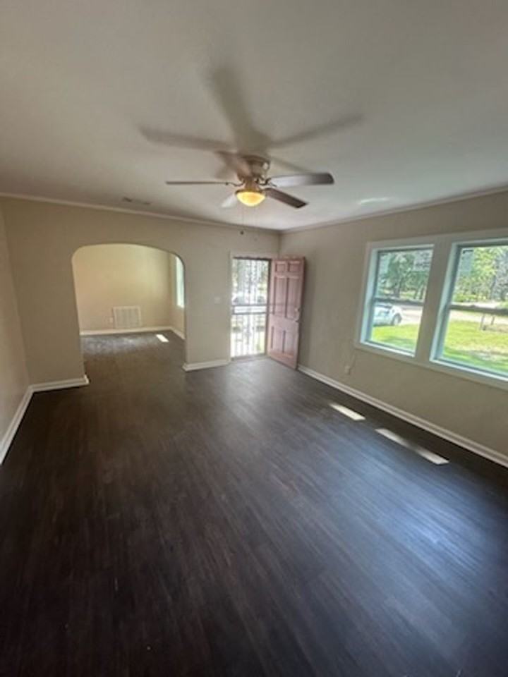 506 Oriole Dr - Photo 3 of 9