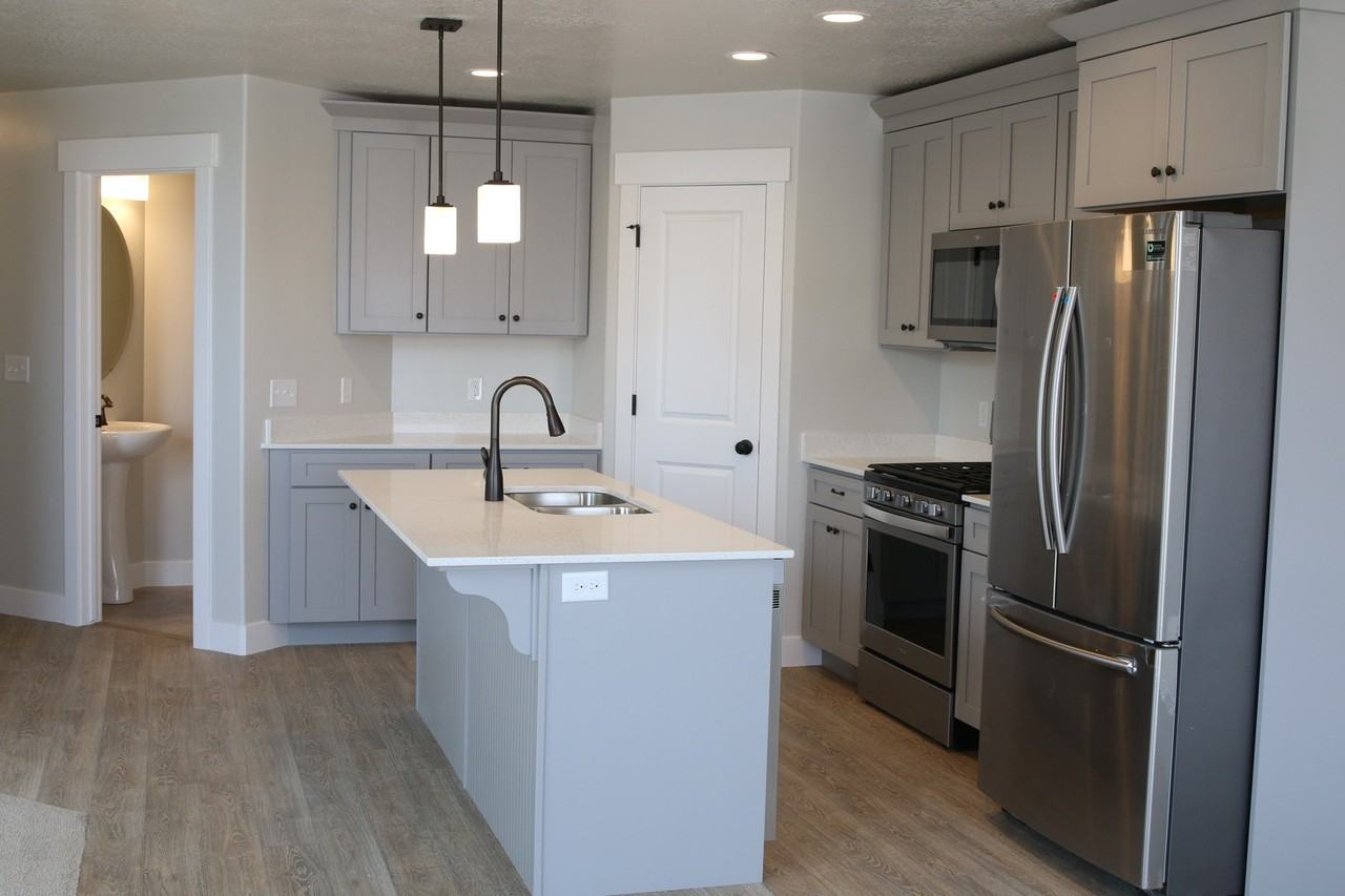 4036 West 1700 North - Photo 5 of 17