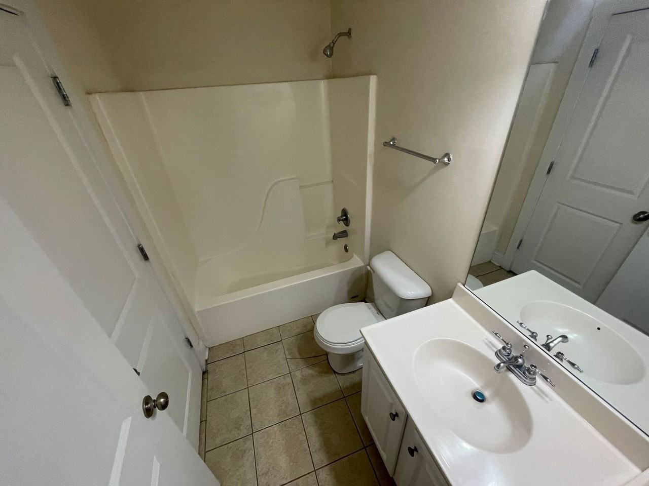 172 Ruth Dr - Photo 5 of 14