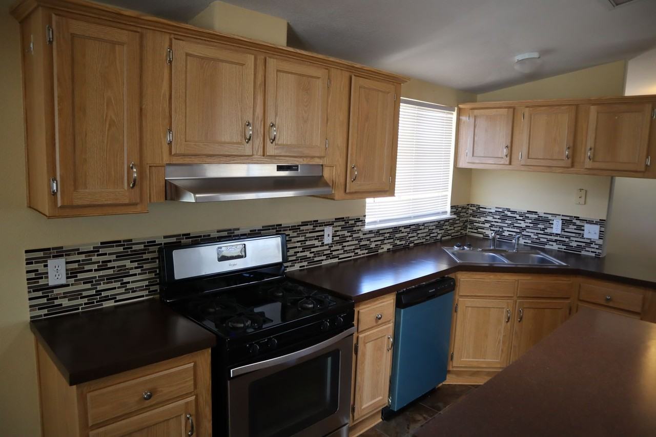 8960 S Keystone Rd - Photo 3 of 50