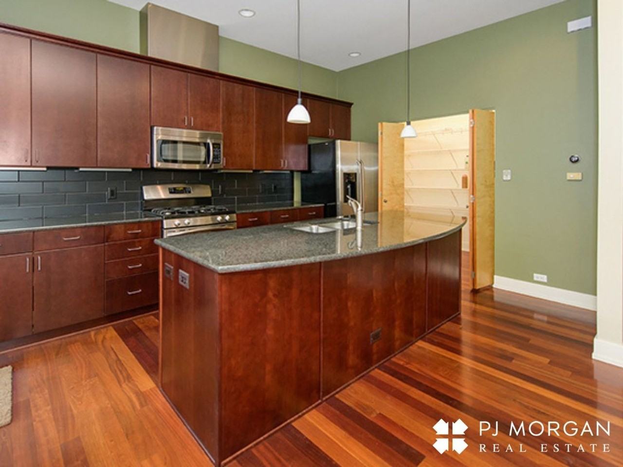 1145 Mayberry Plz - Photo 5 of 19