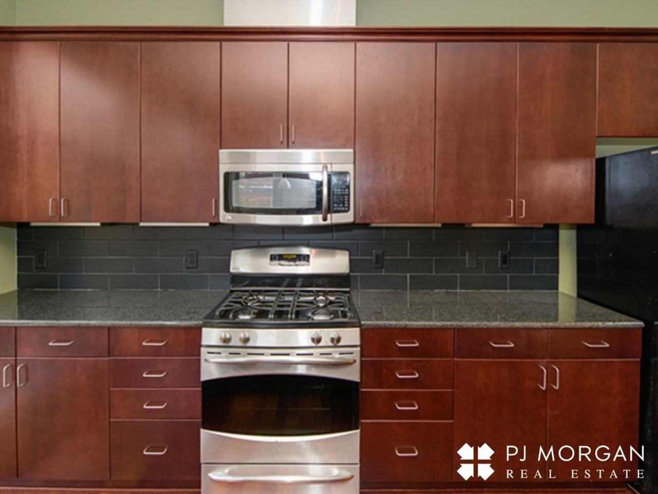 1145 Mayberry Plz - Photo 7 of 19