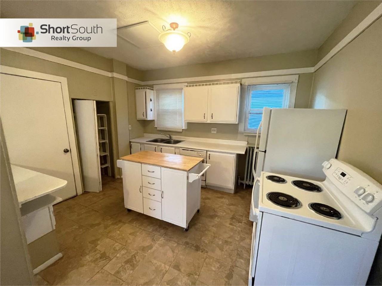 1123 Watson St Sw - Photo 3 of 13