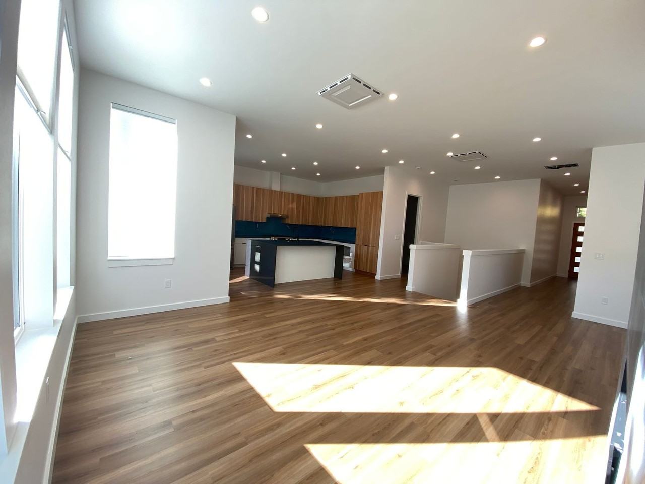 727 Nw Achor Ave - Photo 2 of 16