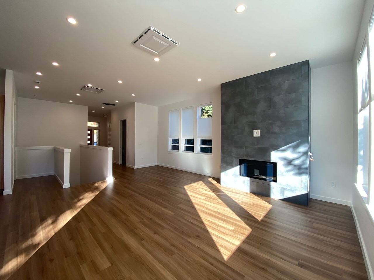 727 Nw Achor Ave - Photo 3 of 16