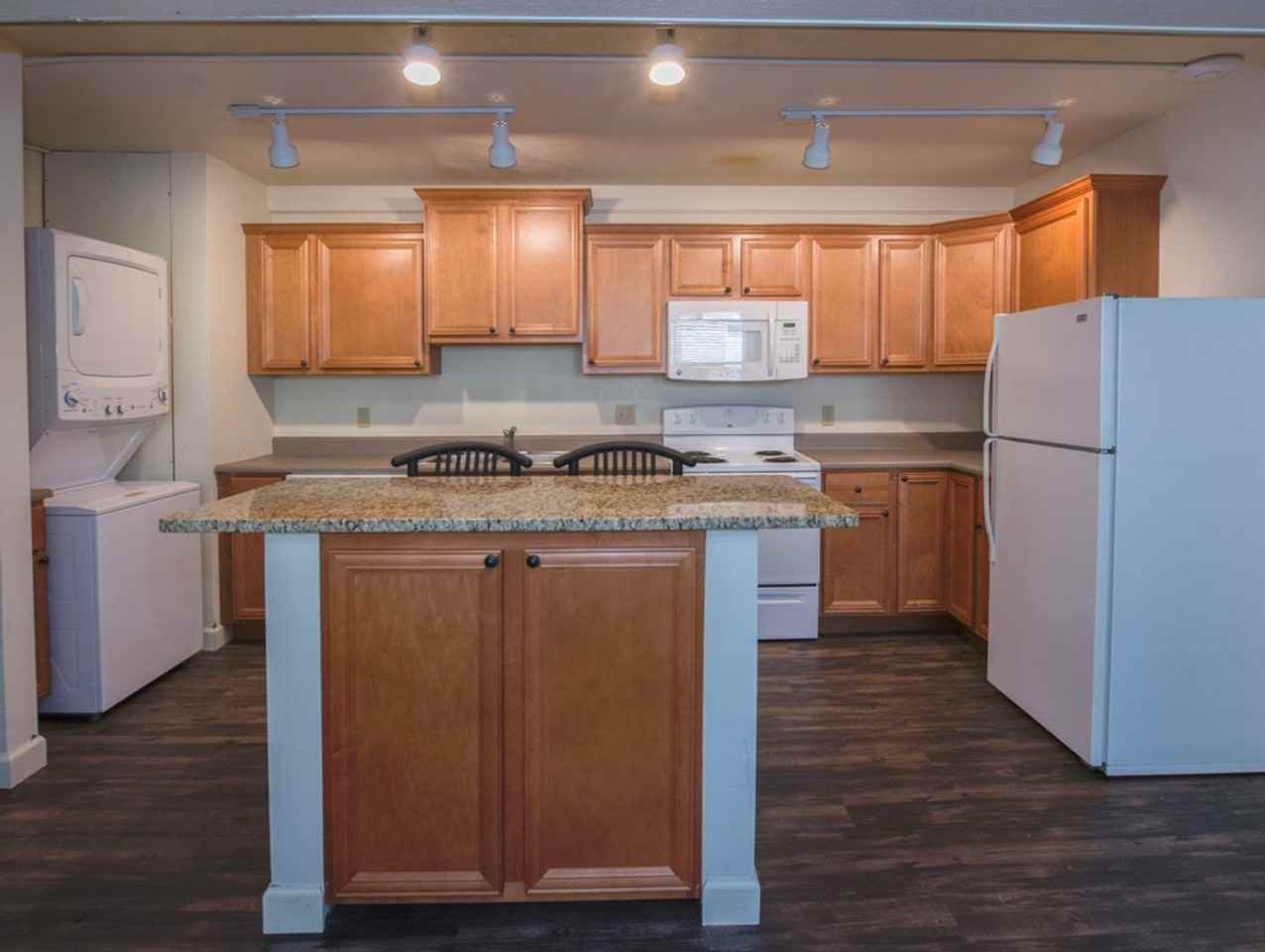 512 E Stoughton St - Photo 4 of 9