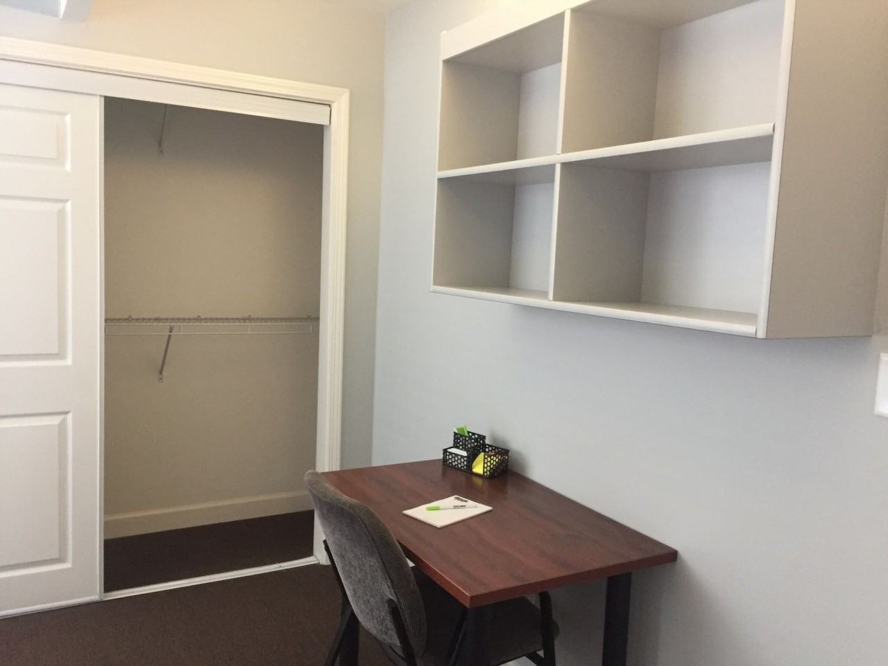 512 E Stoughton St - Photo 6 of 7