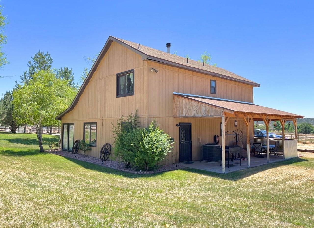 825 North Horsemans Park Drive - Photo 3 of 31