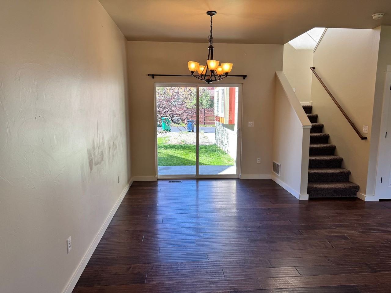 505 Christopher Way - Photo 4 of 14