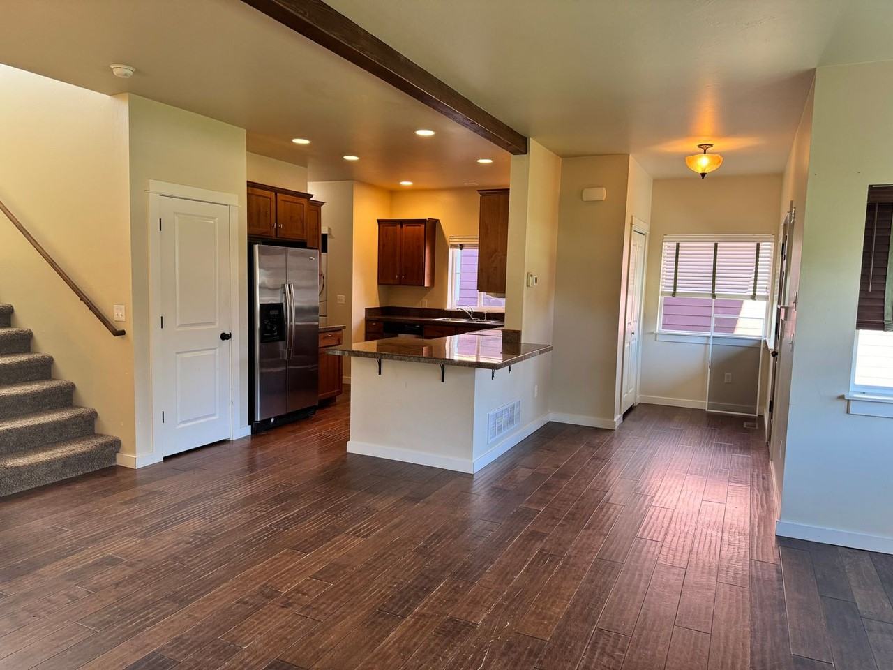 505 Christopher Way - Photo 5 of 14