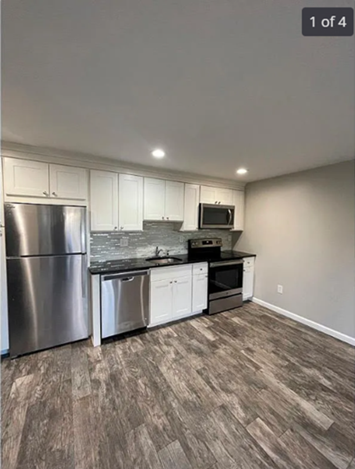 1926 Shore Road - Photo 4 of 14