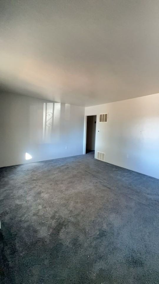 330 S Main Ave - Photo 5 of 31