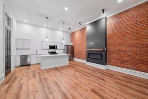 featured image of 105 E Bremer Ave