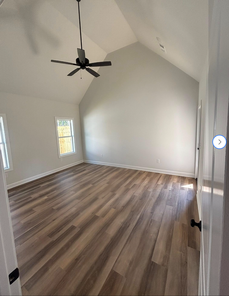 Charming Country Cottage – Available 1/1/26 - Photo 2 of 3