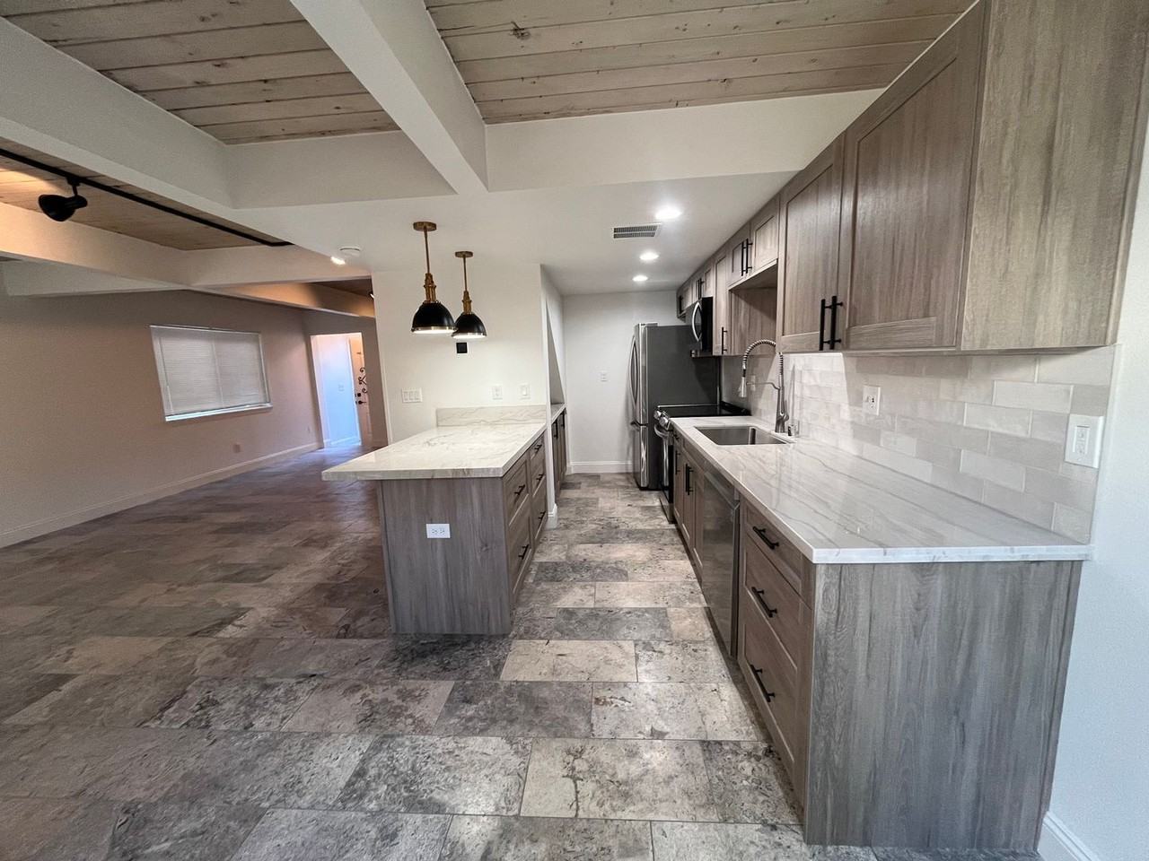 3130 Lillard Dr - Photo 5 of 30