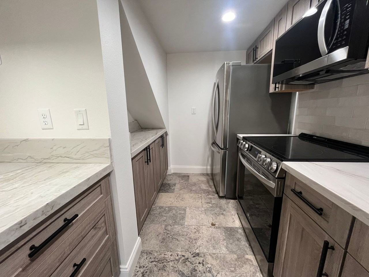 3130 Lillard Dr - Photo 6 of 30