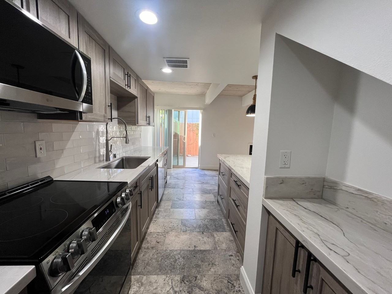 3130 Lillard Dr - Photo 7 of 30