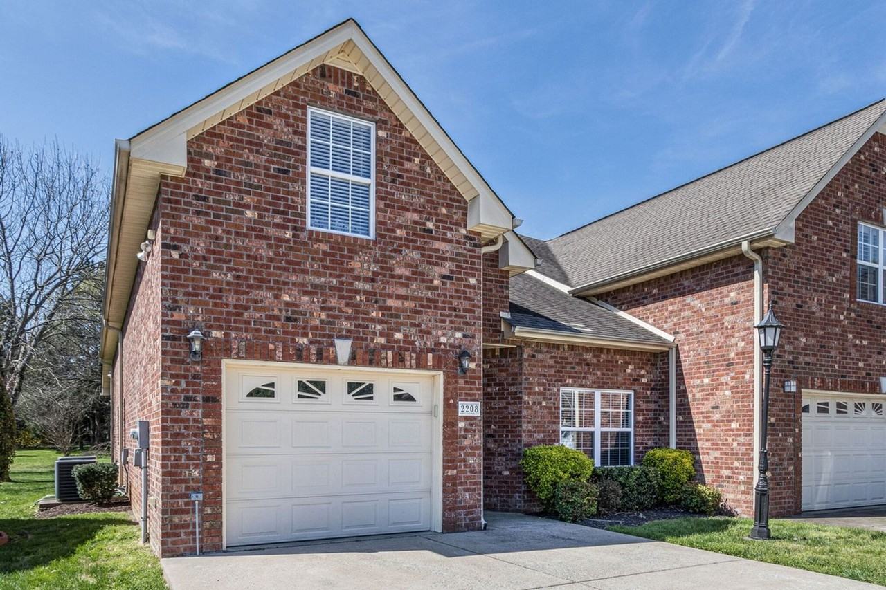 2208 Stanford Ct - Photo 3 of 23