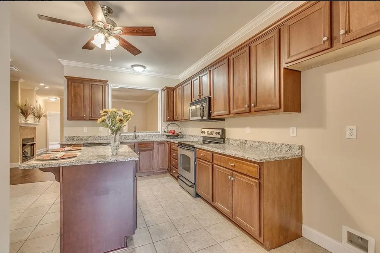 2208 Stanford Ct - Photo 4 of 23