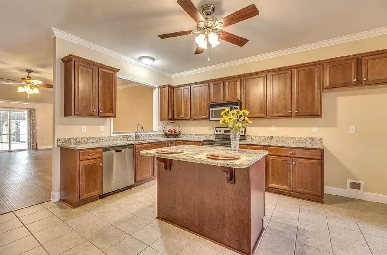 2208 Stanford Ct - Photo 6 of 23