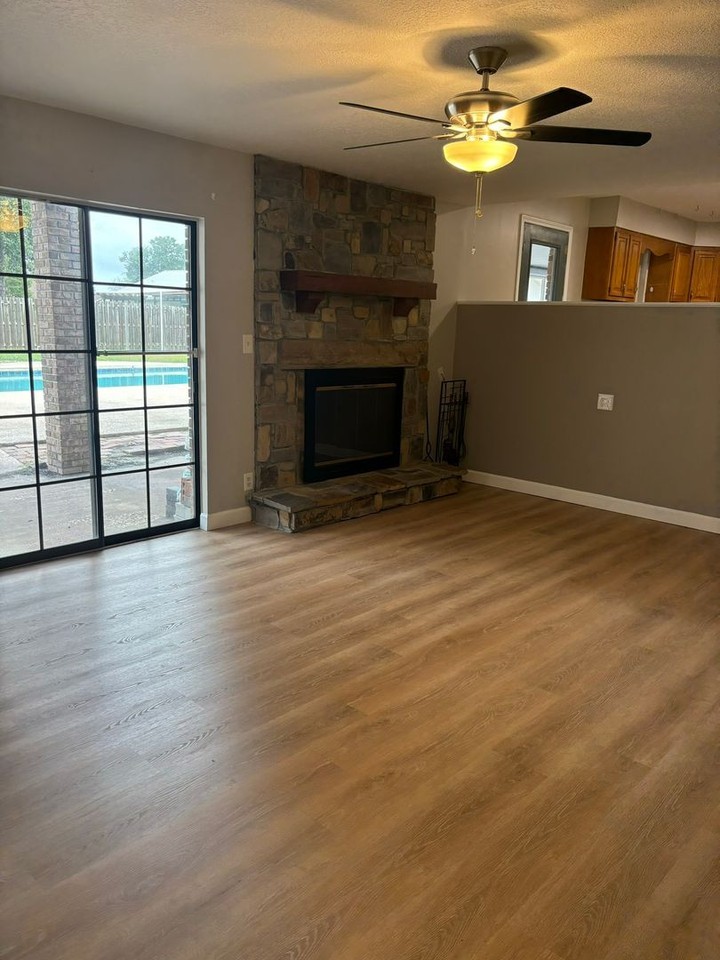 1520 Belmont Blvd - Photo 3 of 15