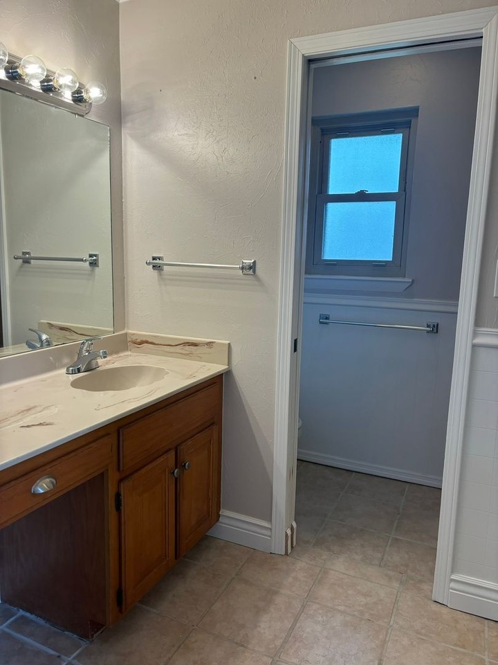 1520 Belmont Blvd - Photo 6 of 15