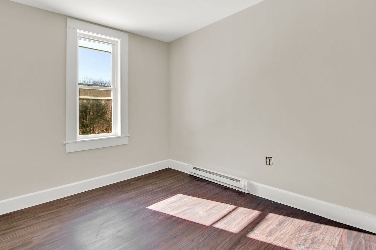 110 East Market Street - Photo 6 of 25