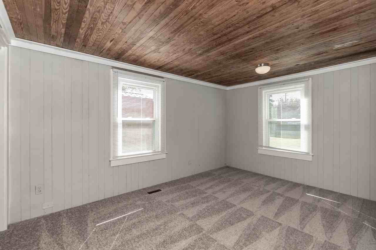 1008 N Orange Ave - Photo 7 of 10