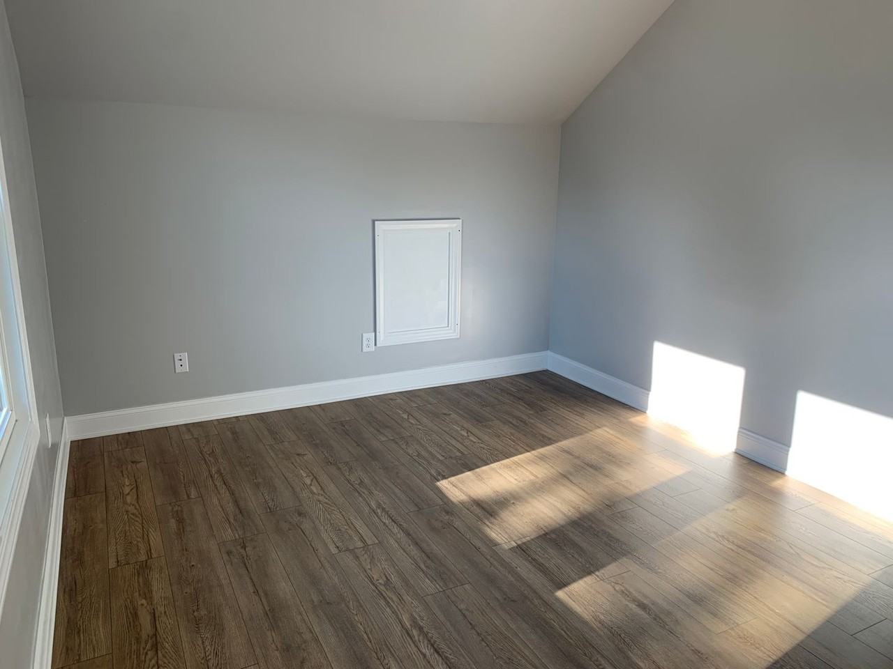 905 Gilbert St - Photo 5 of 35