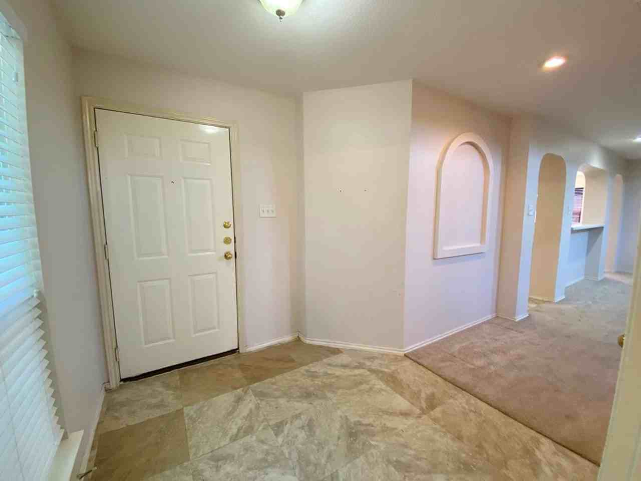 145 Strawn - Photo 2 of 46