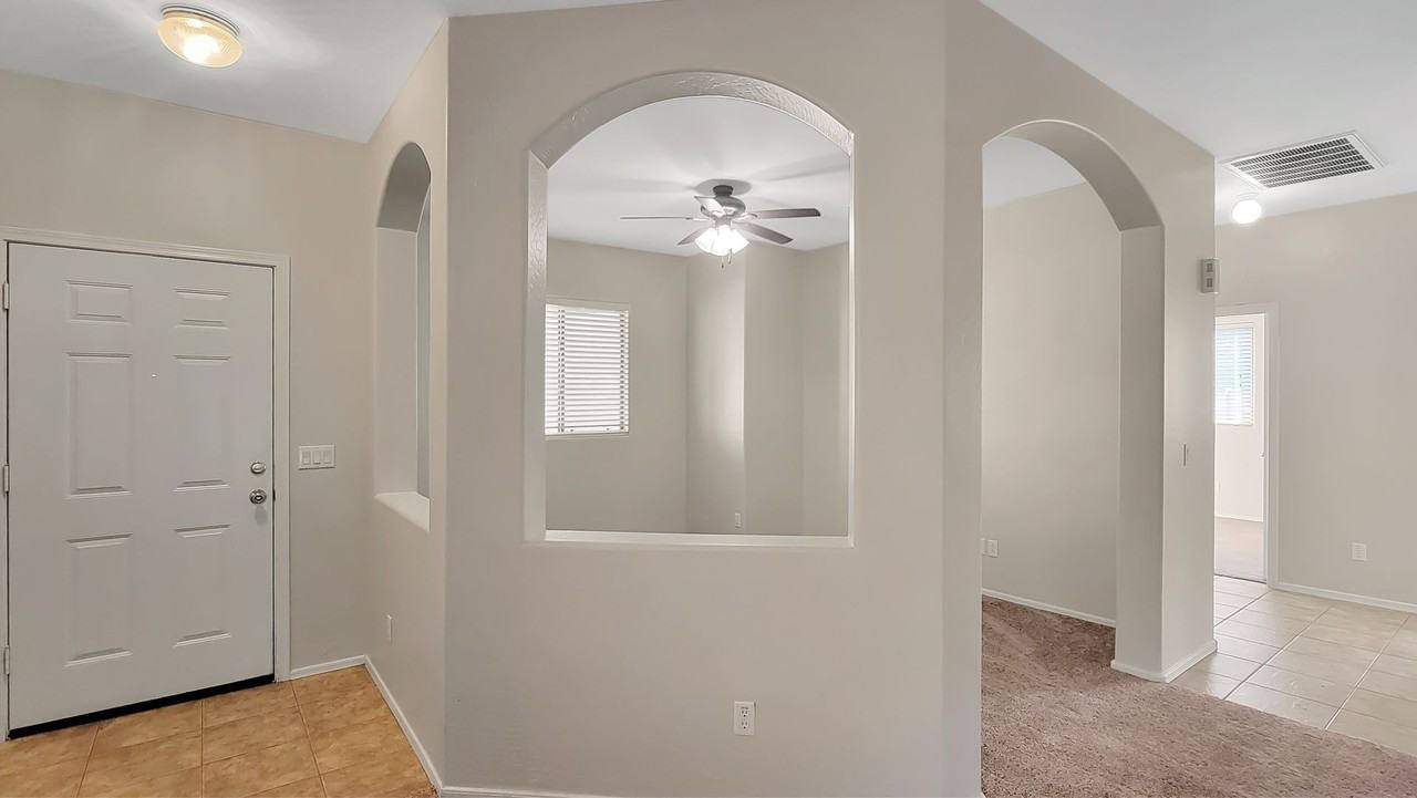 18460 N 170th Ln - Photo 4 of 24