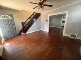 featured image of 925 Leeds Ave