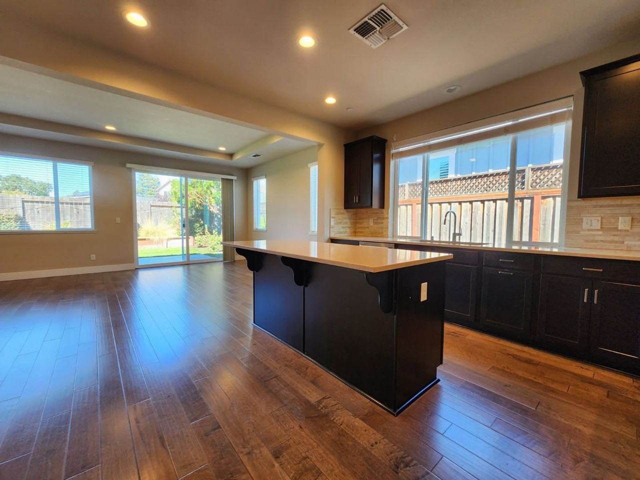 1615 Brandee Ln - Photo 3 of 50