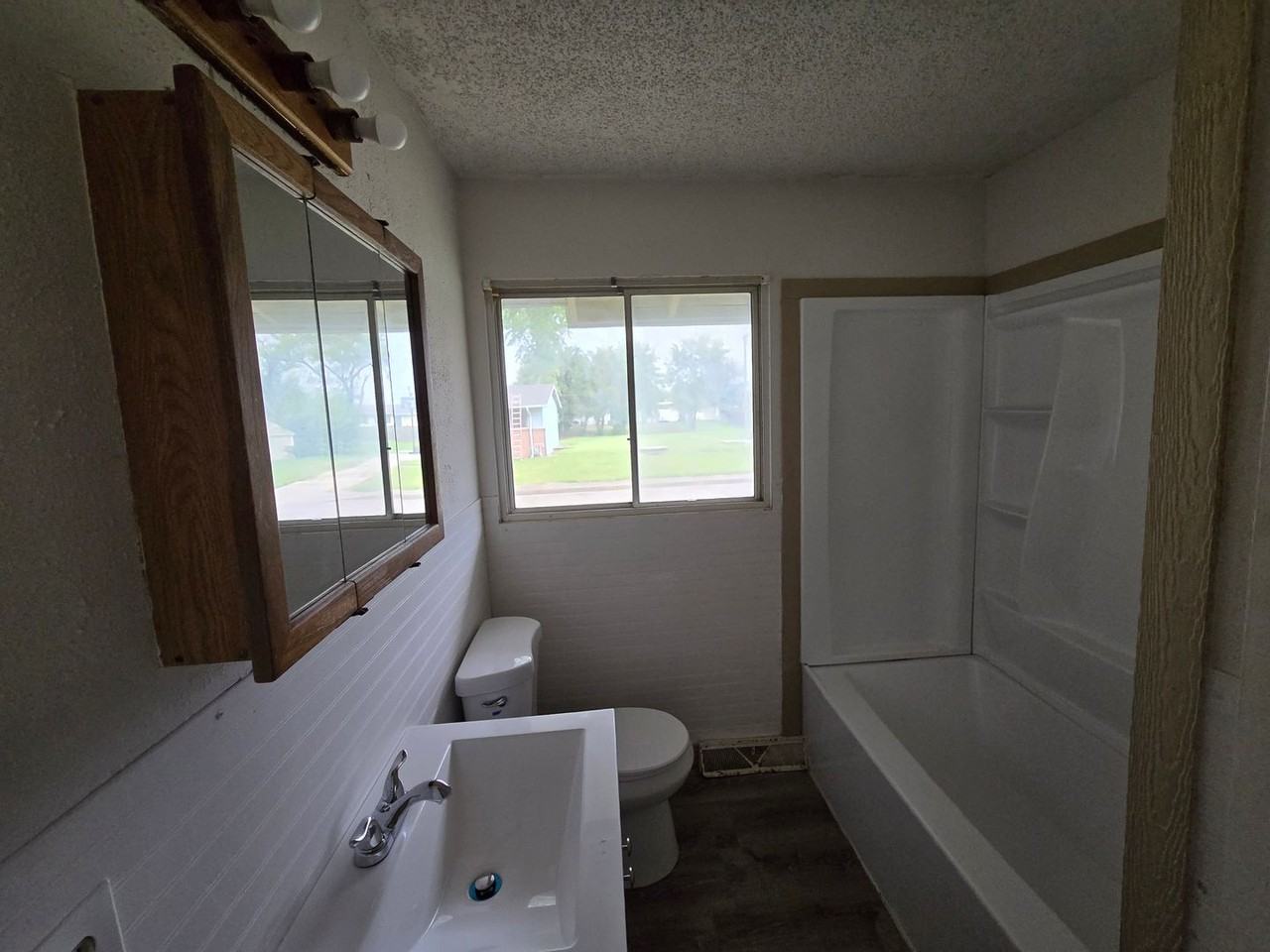 2106 Sw 72nd Ter - Photo 3 of 8