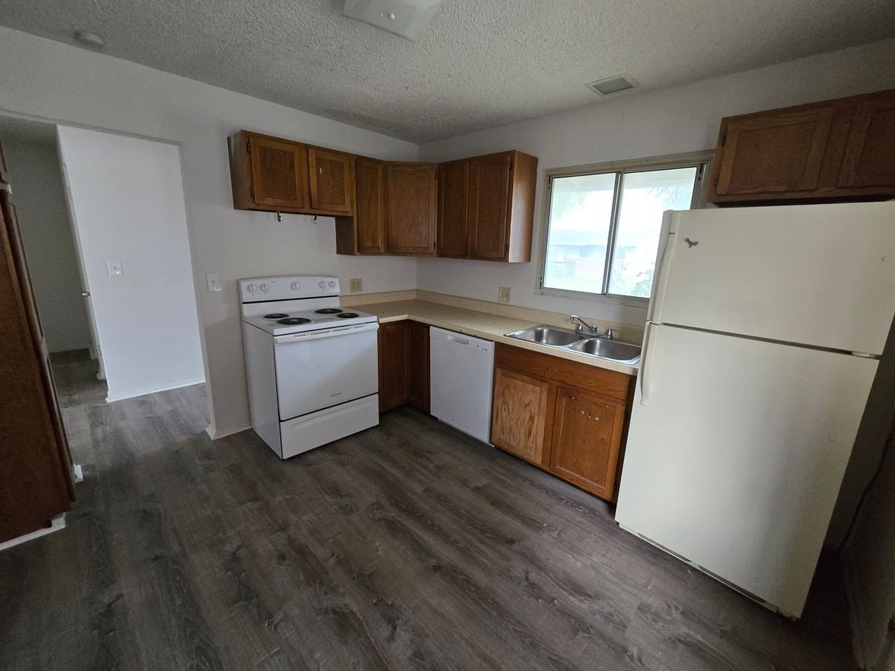 2106 Sw 72nd Ter - Photo 4 of 8