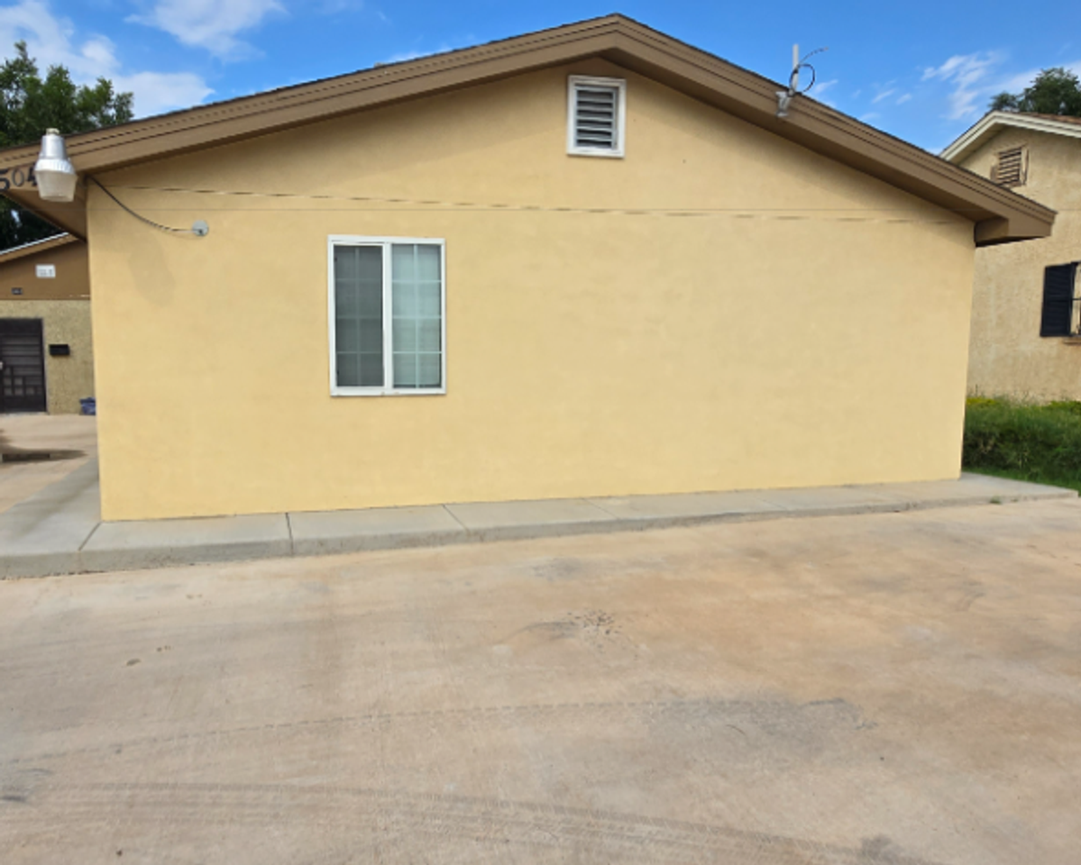 504 1/2 S Union Ave - Photo 3 of 15