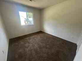2104 Se Turnpike Ave - Photo 1 of 1