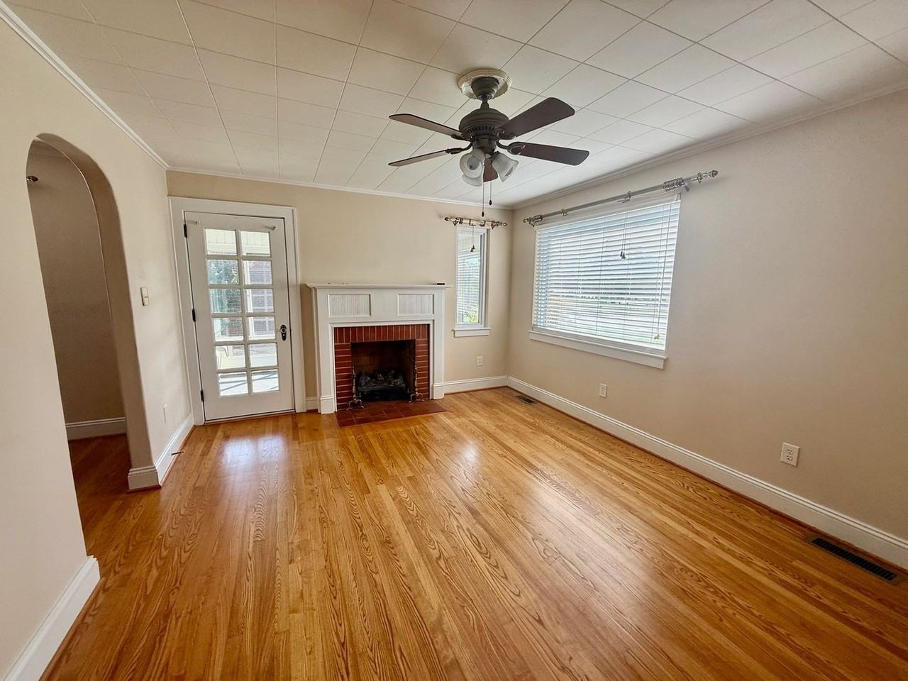 300 E Pine St - Photo 4 of 19